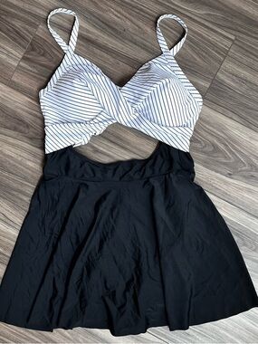 B2prity Retro Inspired Pinstripe Cutout Black & White Skirted Swimsuit NWT Size